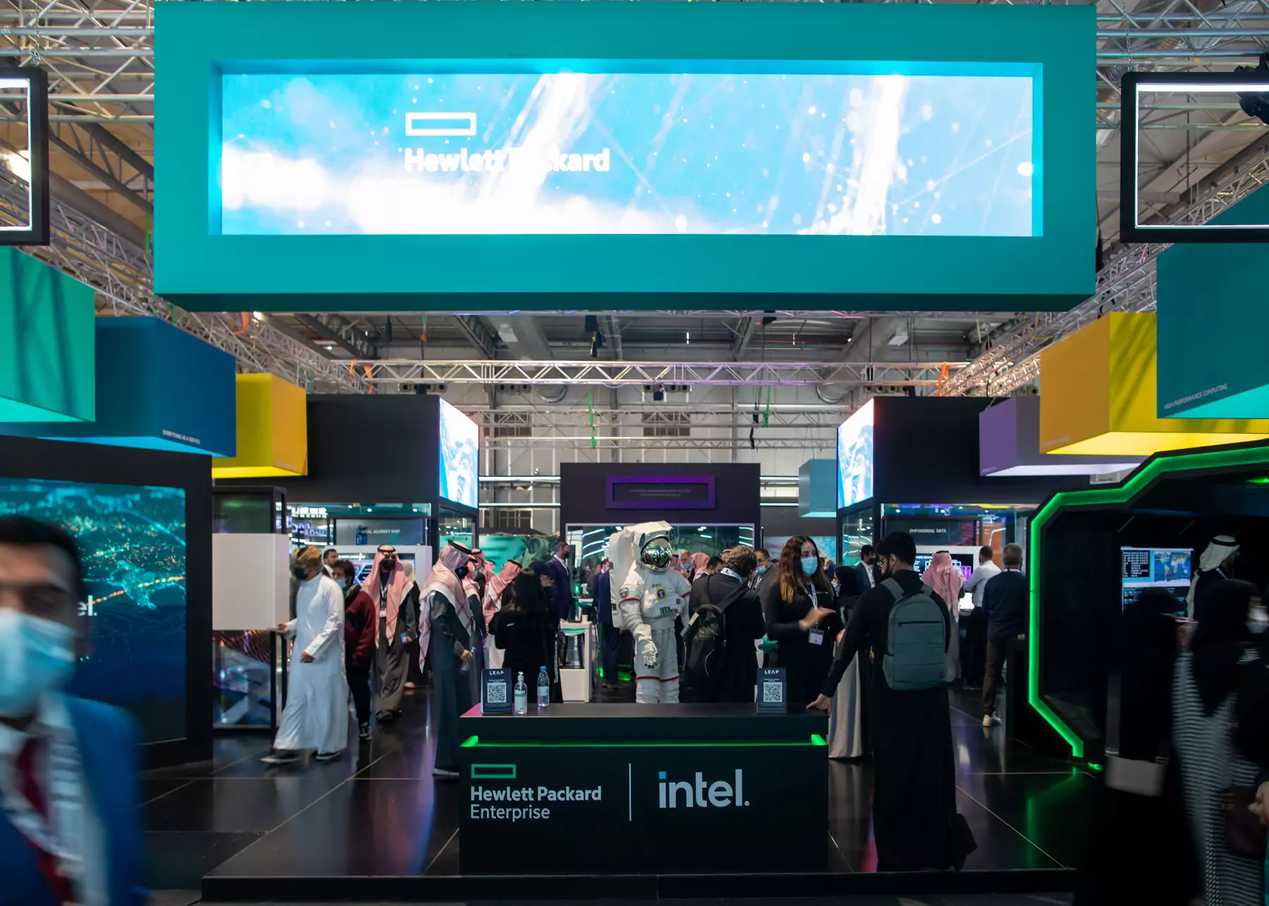 HPE close up on booth