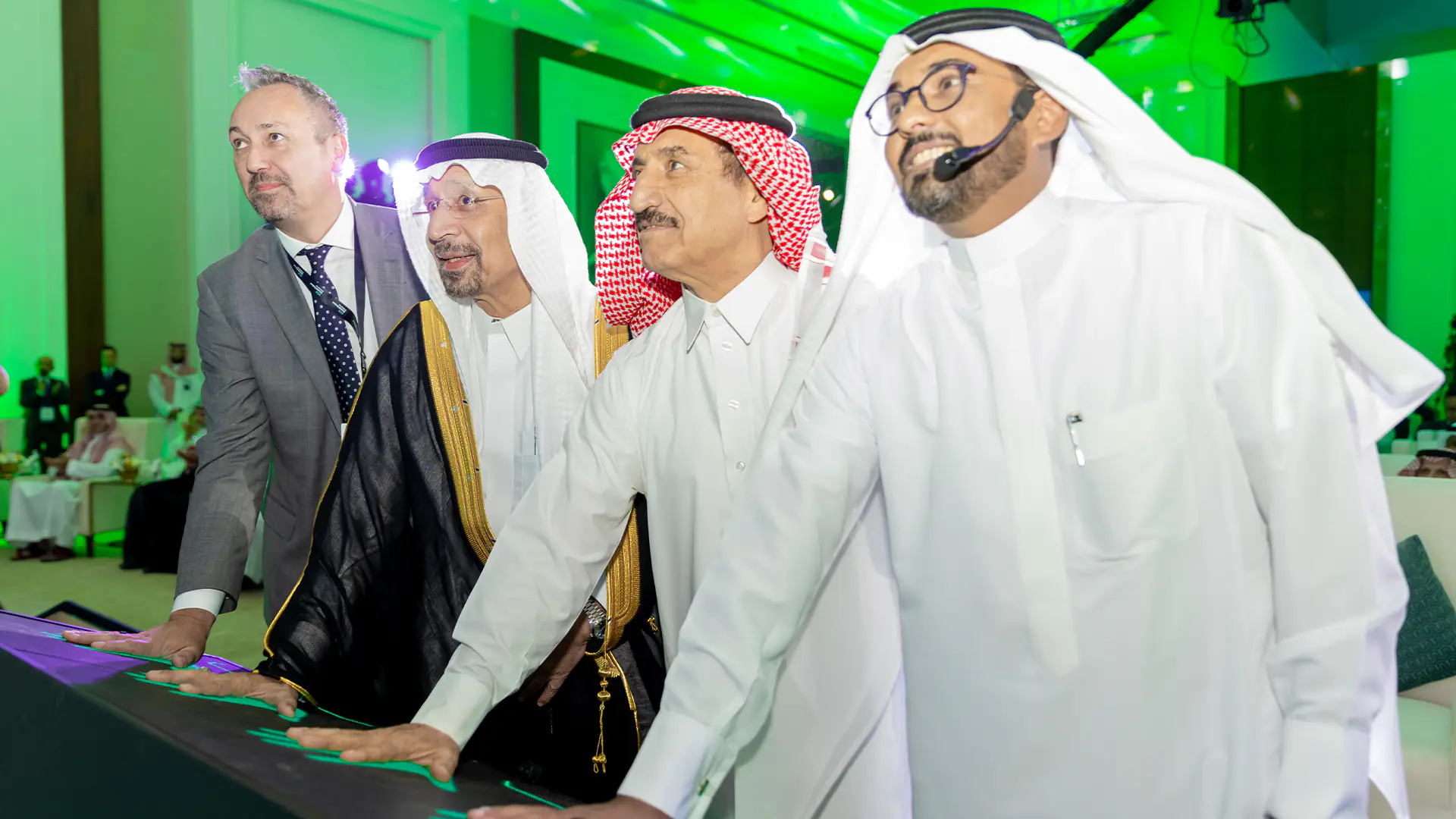 Minister Khalid Al Faleh and dignitaries launch the partnership between Al Fanar and HPE at the HPE Middle East Impact event